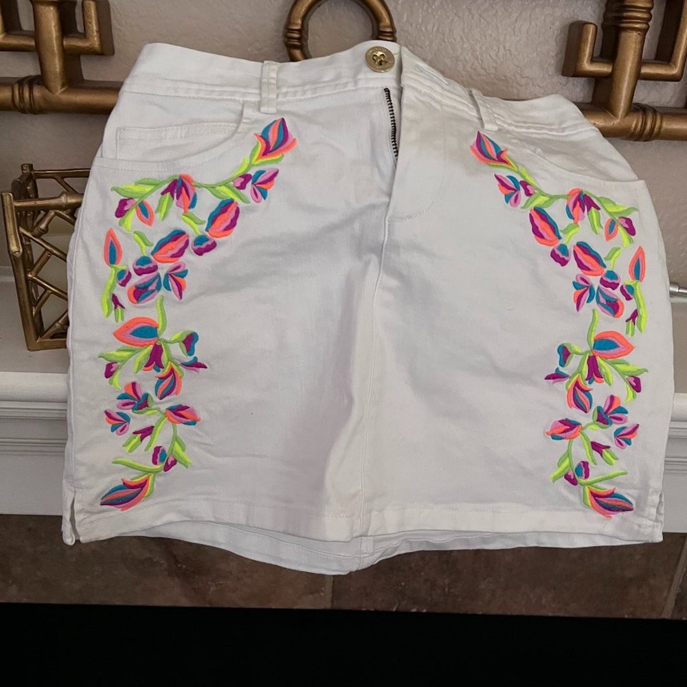00 Lilly Pulitzer White Denim Skirt with Neon Embroidery